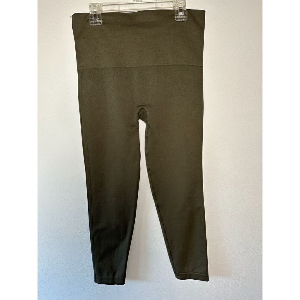Spanx olive green women’s capri length leggings in size large. #6-0136